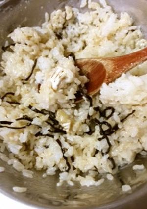 最高にうまい☆カマンベール塩昆布ご飯-レシピのメイン写真