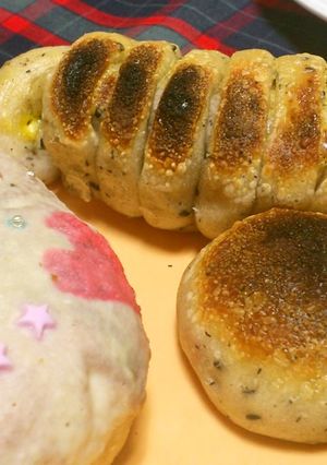 セサミローズマリーのウインナーロールパン-レシピのメイン写真