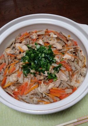 土鍋で簡単！鶏とごぼうの炊き込みご飯-レシピのメイン写真