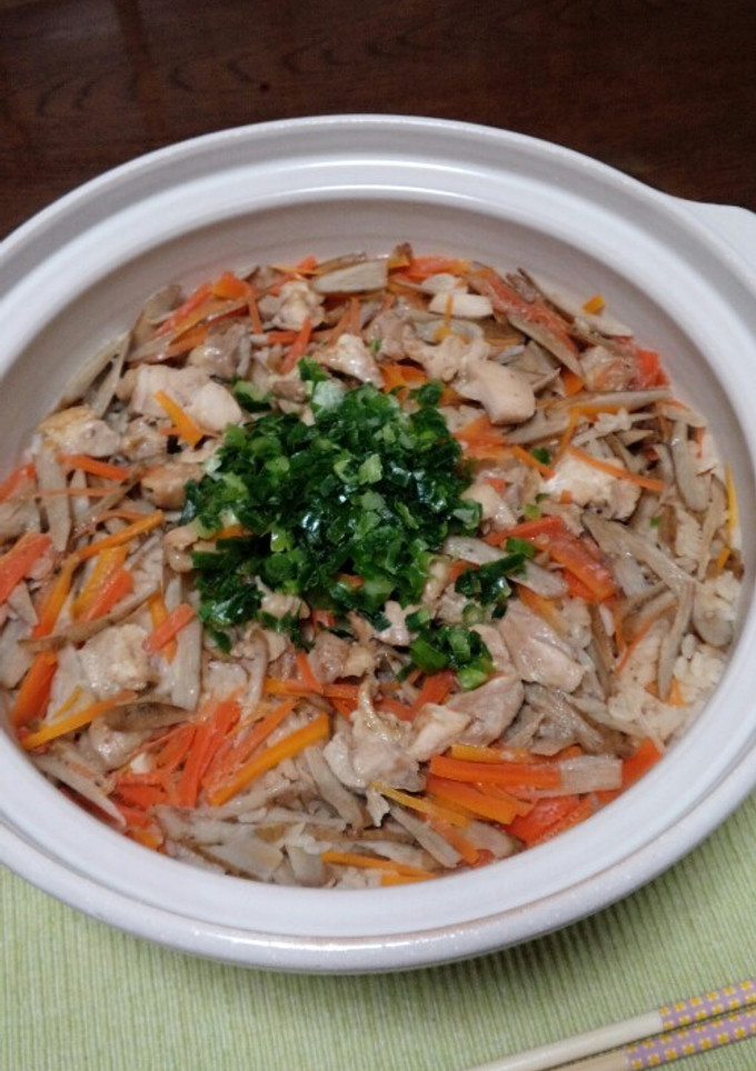 土鍋で簡単！鶏とごぼうの炊き込みご飯-レシピのメイン写真