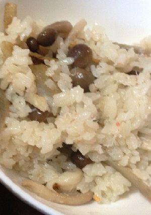 土鍋で作る☆カニと野菜の炊込みご飯-レシピのメイン写真