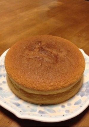 ４つの材料でふんわりスポンジケーキ-レシピのメイン写真