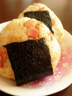 ♠ベーコンチャーハンおにぎり♠-レシピのメイン写真
