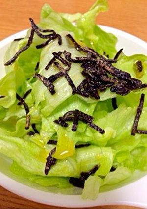 簡単！早！レタスの塩昆布サラダ-レシピのメイン写真