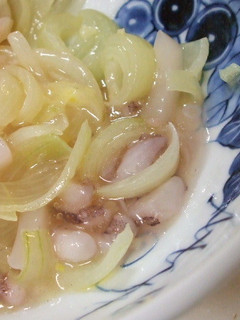超簡単おつまみ♪オニオン+イカの塩辛-レシピのメイン写真