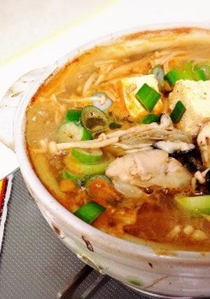 牡蠣のだし染みわたるふうふうキムチ鍋-レシピのメイン写真