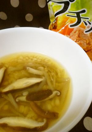 プチッと鍋de食物繊維☆もち麦スープ-レシピのメイン写真