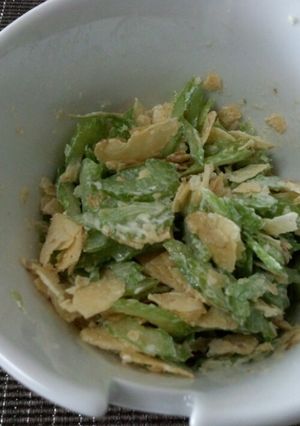 セロリとポテチのざくざくサラダ-レシピのメイン写真