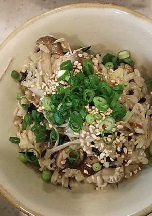 糖質ちょい削減☆具だくさんの炊込み御飯-レシピのメイン写真