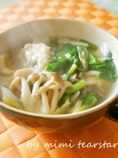 プチッと鍋で 後味すっきりな餃子黒酢ープ-レシピのメイン写真