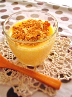 疲れた体に…プリンにきな粉をかけるだけ♪-レシピのメイン写真