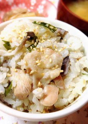 鶏肉・蓮根・きのこの炊きこみご飯生姜風味-レシピのメイン写真