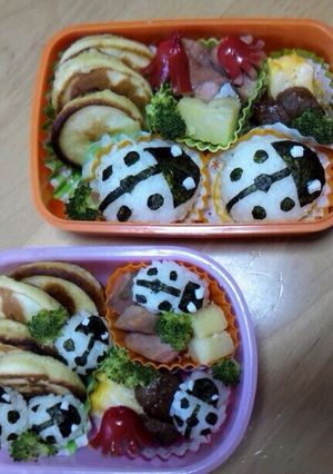 てんとう虫とミニホットケーキのお弁当-レシピのメイン写真
