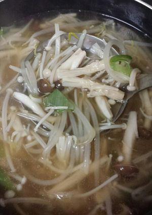 キノコともやしの具沢山中華スープ-レシピのメイン写真