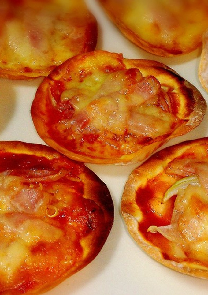 笑ってしまうくらい超簡単！餃子の皮ピザ-レシピのメイン写真