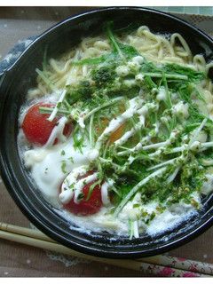 サラダのようなマヨ玉あつあつラーメン鍋♪-レシピのメイン写真