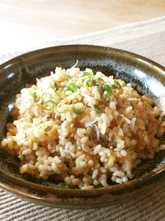 休日のお昼に✤玄米じゃこチャーハン-レシピのメイン写真