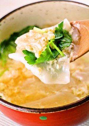 プチッと鍋で♡雲呑の皮のちゅるるんスープ-レシピのメイン写真