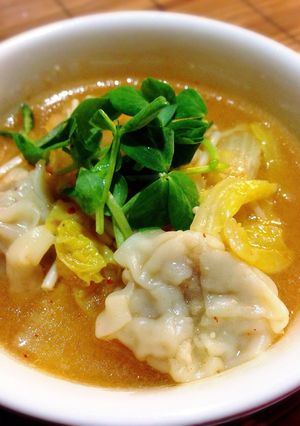 キムチで簡単♪焼売のキムチチゲスープ-レシピのメイン写真