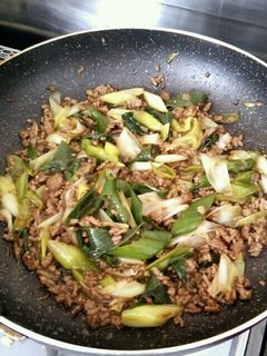 簡単!長ネギと挽き肉の甘辛炒め-レシピのメイン写真