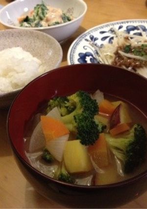 ちょっぴり洋風⁉ゴロゴロ野菜のみそ汁-レシピのメイン写真