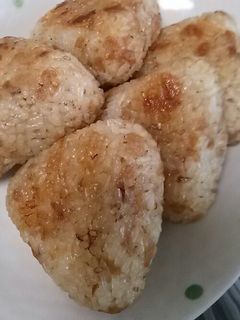★揚げ玉がポイント★我が家の焼おにぎり-レシピのメイン写真