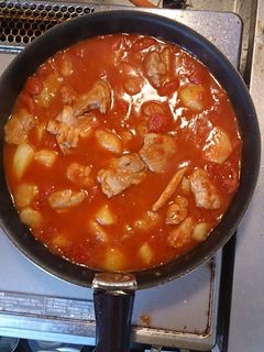 鳥モモ肉とジャガイモのトマト煮込み-レシピのメイン写真