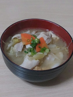 冷蔵庫のお助け!!野菜たっぷり豚汁♥-レシピのメイン写真