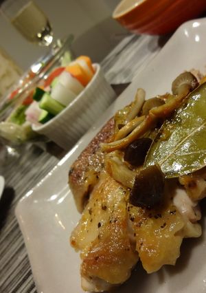 パリっとジューシー♪鶏もも肉の重し焼き-レシピのメイン写真