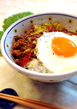 セロリ大好き♡スパイシー丼-レシピのメイン写真