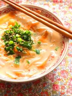 白菜&ひらひら人参のピリ辛胡麻豆乳うどん-レシピのメイン写真
