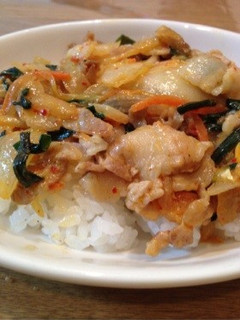 栄養満点!簡単豚バラキムチ丼-レシピのメイン写真