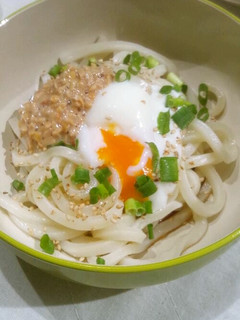 冷凍うどんで簡単♪温たま納豆-レシピのメイン写真