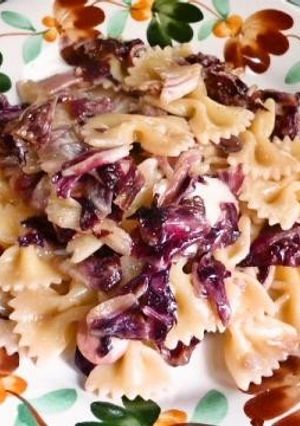 ラデッキョとウインナーとチーズのパスタ-レシピのメイン写真