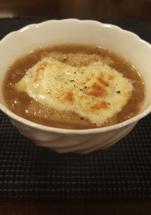 ストウブで、とろとろオニオンスープ-レシピのメイン写真