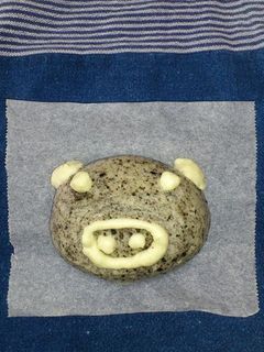 HMでデコ☆黒ゴマの黒豚まん(肉まん)★-レシピのメイン写真