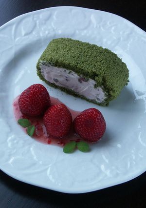 おやつの時間　ふわふわ～抹茶ロール-レシピのメイン写真