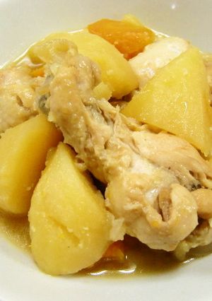 簡単！鶏手羽元とじゃがいもの煮物＊です♪-レシピのメイン写真