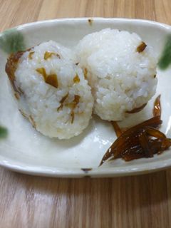 茎わかめの佃煮のおにぎり-レシピのメイン写真