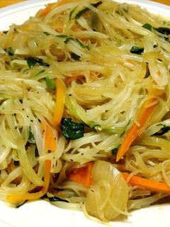 野菜たっぷり♪水菜とモヤシの焼きビーフン-レシピのメイン写真