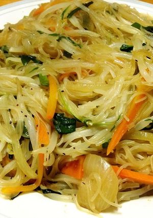 野菜たっぷり♪水菜とモヤシの焼きビーフン-レシピのメイン写真