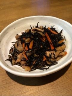 麺つゆでひじきの煮物-レシピのメイン写真