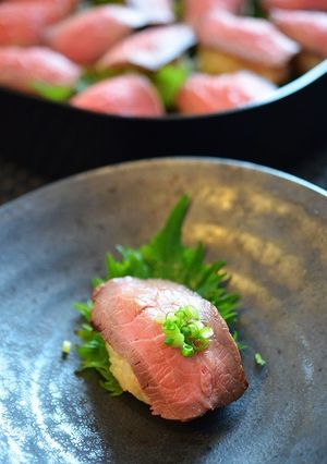 お祝い!持ち寄りに!ローストビーフにぎり-レシピのメイン写真