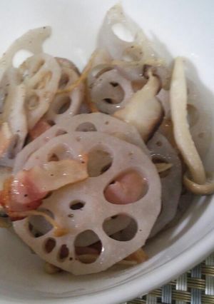 レンコンとキノコ炒め-レシピのメイン写真