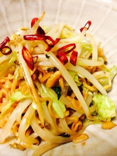 【10分】インスタント麺でアジアン焼そば-レシピのメイン写真