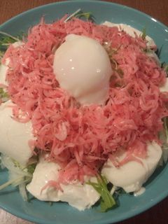 もう春ですね~新玉葱と桜海老のサラダ♪-レシピのメイン写真