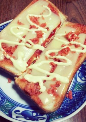 鮭とマヨネーズの食パンピザ-レシピのメイン写真