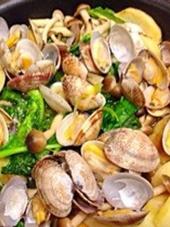 小松菜とアサリの麺つゆ炒め-レシピのメイン写真