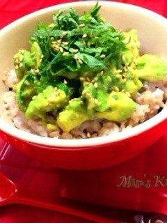 簡単でヘルシー♪ トロトロ〜アボカド丼★-レシピのメイン写真