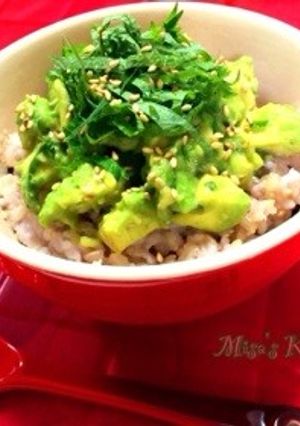 簡単でヘルシー♪ トロトロ〜アボカド丼★-レシピのメイン写真